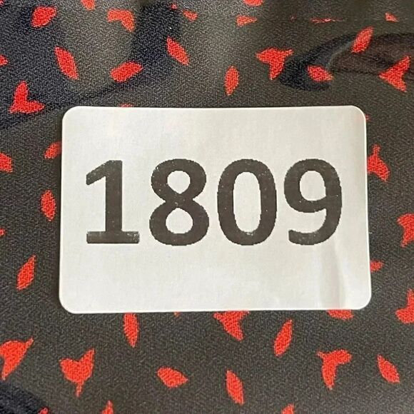 Banana Republic Navy Red Hearts Novelty Print Short Sleeves Crewneck Flowy Light - Picture 11 of 11